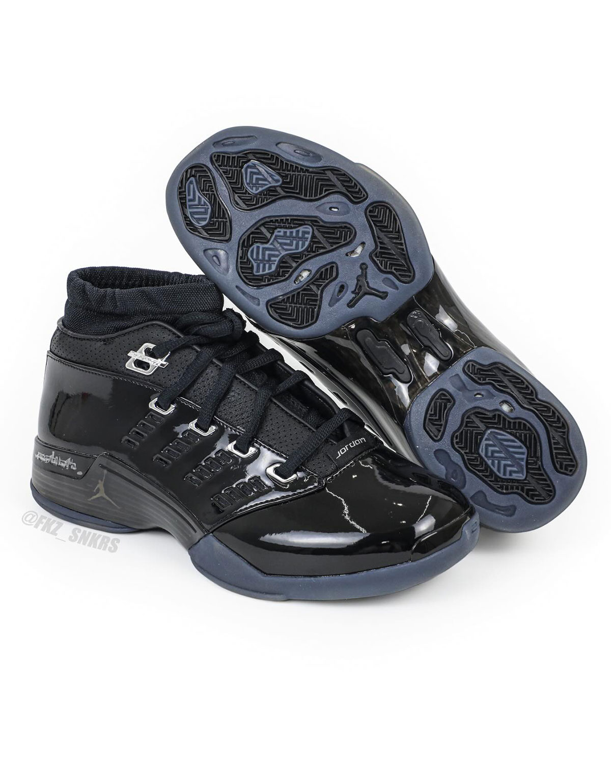 Air Jordan 17 Low Black Patent, cuir perforé et œillets chromés en détail