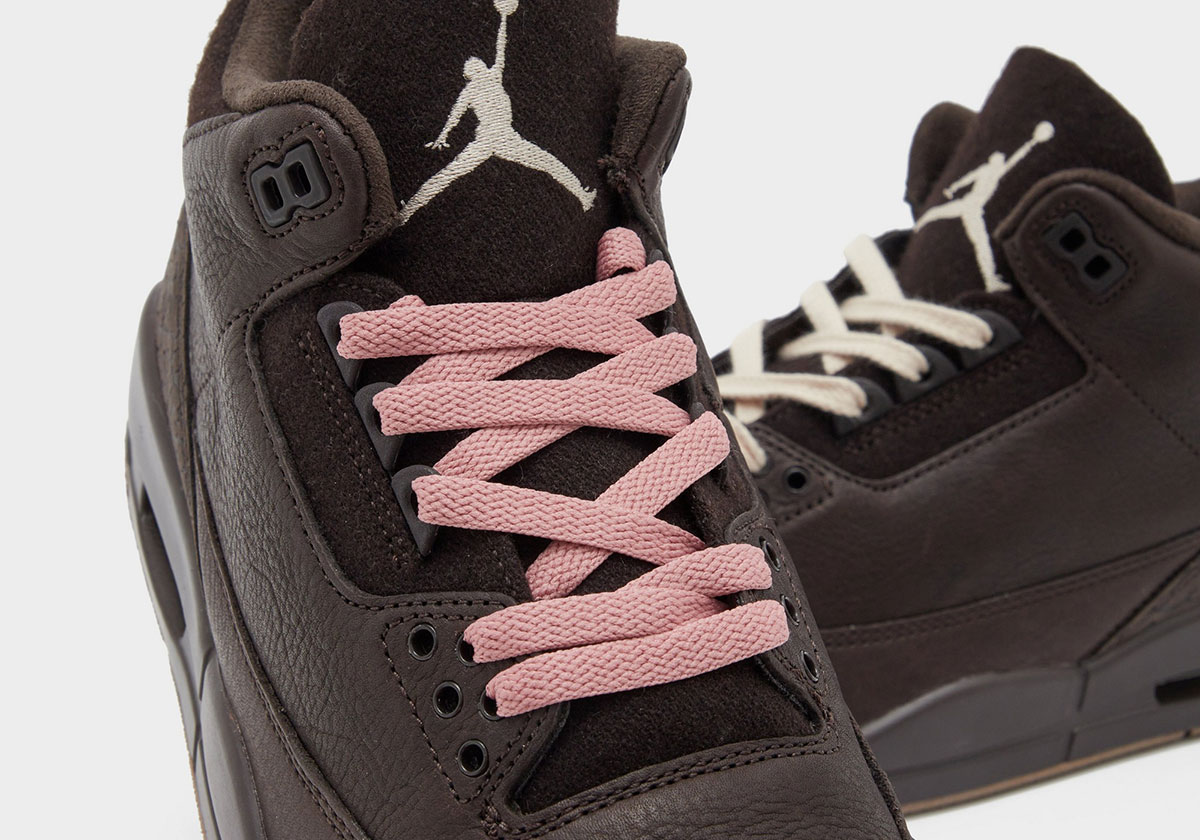 Detail des panneaux elephant et du second jeu de lacets rose pale de la Air Jordan 3 Fireside