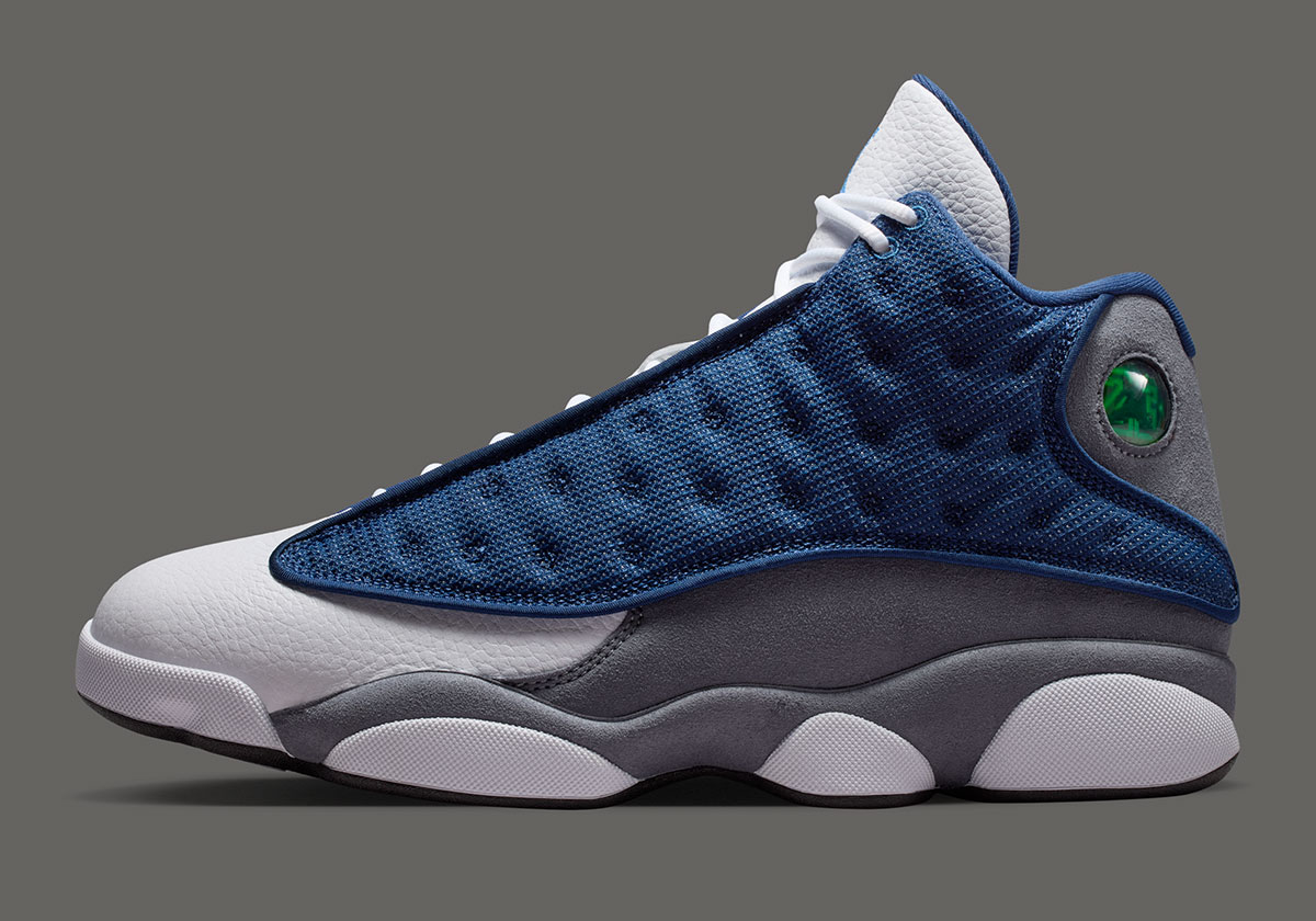 Paire complète de la Air Jordan 13 Flint 2026