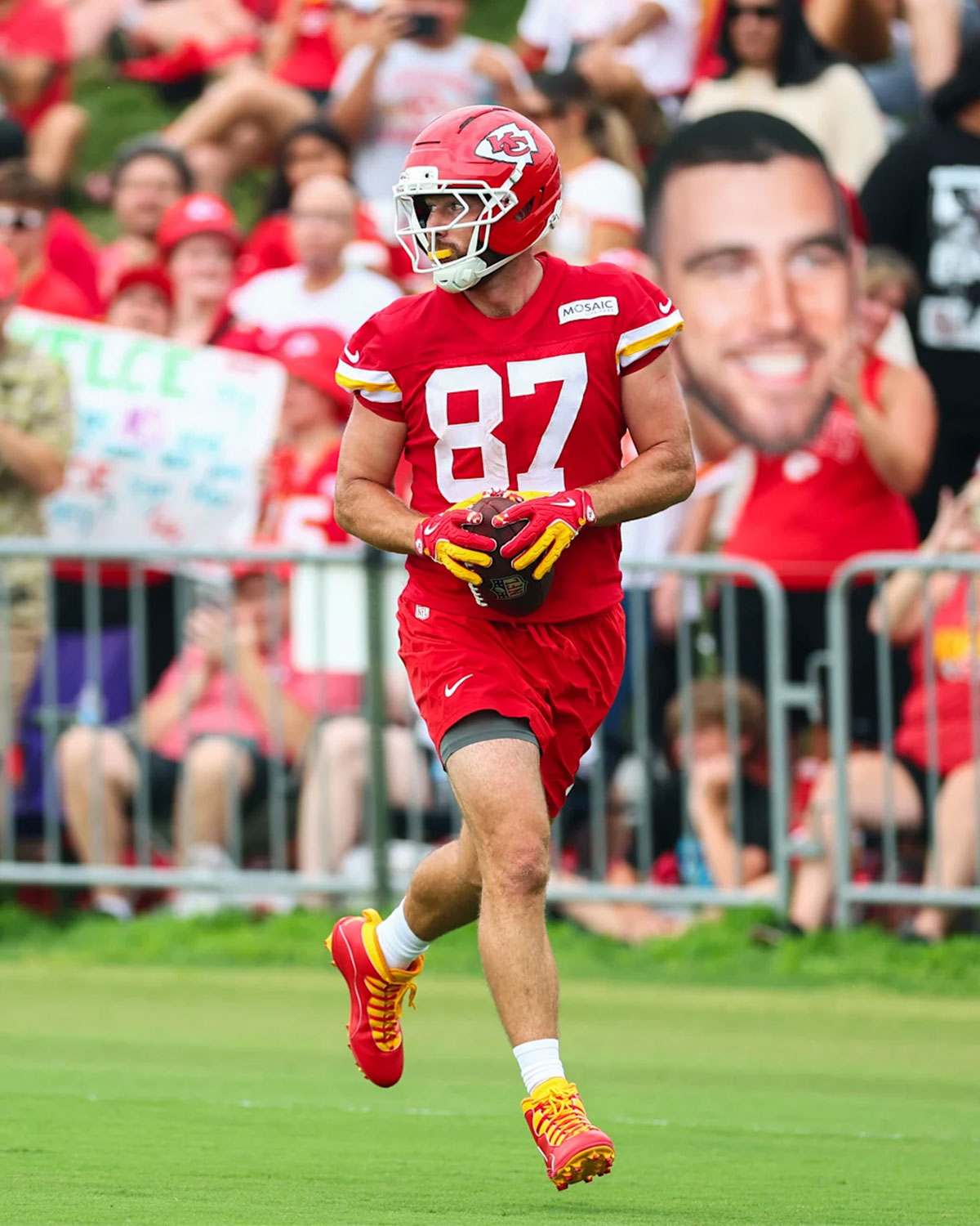 Semelle a crampons de la Air Jordan 10 PE Chiefs de Travis Kelce