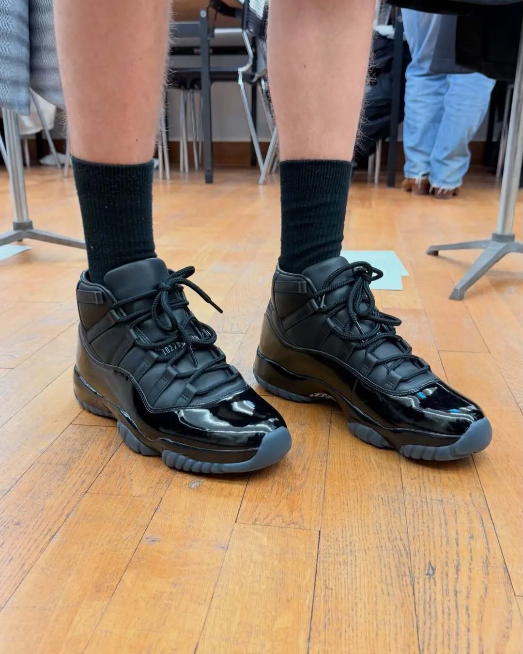 Air Jordan 11 Comme des Garçons portée, cuir intégral ton sur ton
