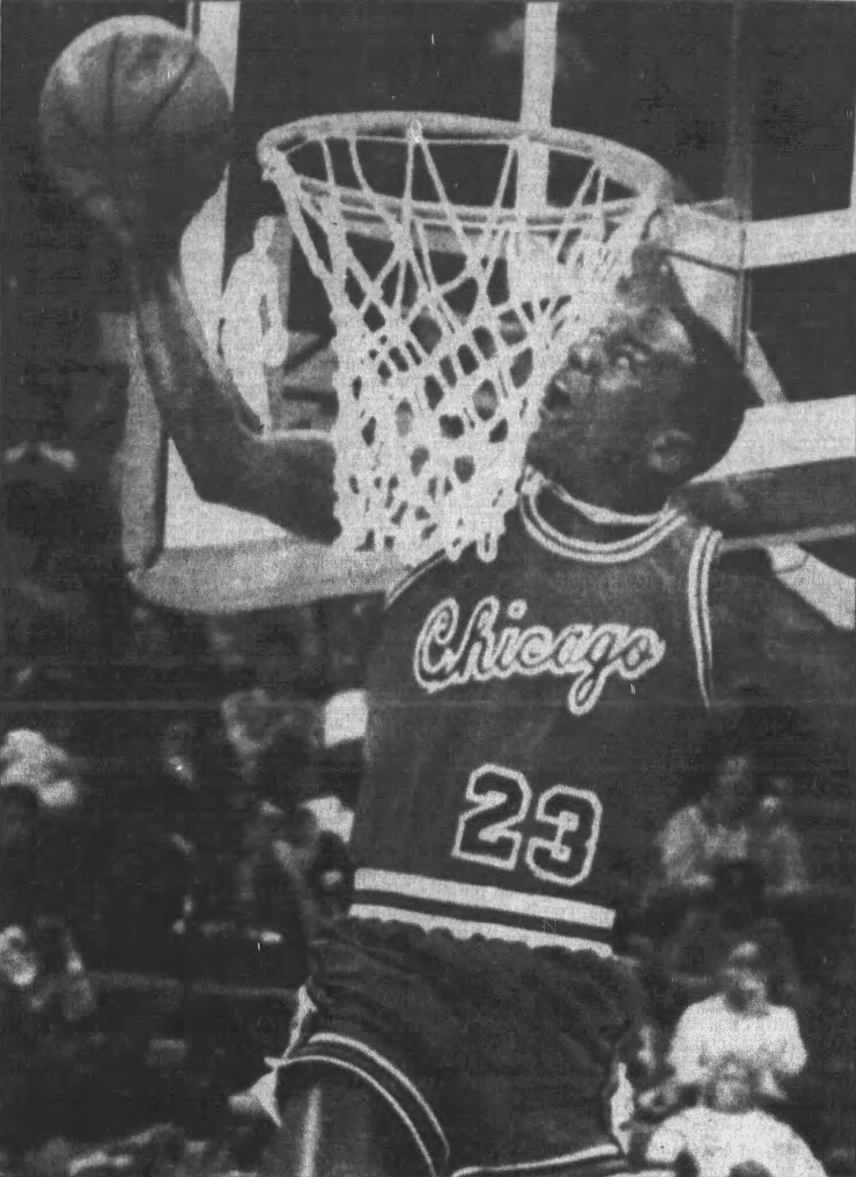 Michael Jordan au concours de dunks de février 1985, en maillot Chicago 23
